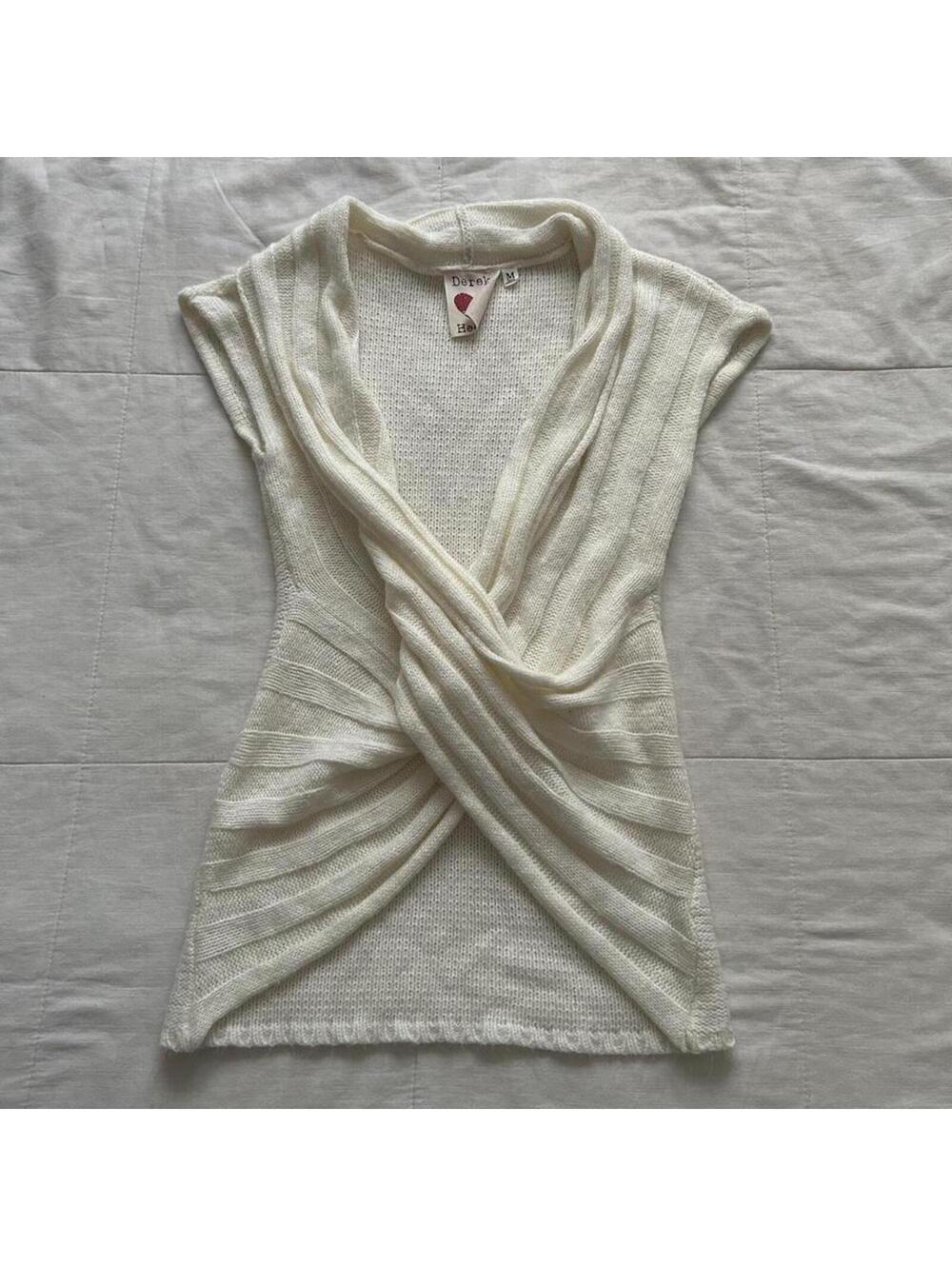 Y2K Derek Heart Cream knitted top with twist detail
